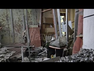 ВСУ атаковали школу и парк в Калининском районе Донецка — предварительно, пострадали 4 человека    Украинские дроны... (видео)