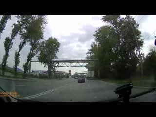 Как у нас ездят фуры из других регионов по нашему городу Кургану. Событие произошло 15. 07.25 года около 9-00 по улице... (видео)