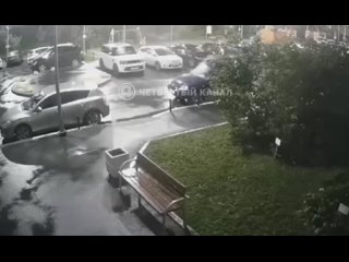 Пьяных угонщиков, которые протаранили несколько машин в Академе, задержали.  Двое парней накануне угнали во дворе на... (видео)