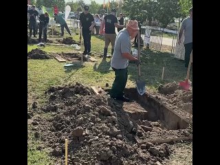 Международный чемпионат по копке могил прошел в Венгрии    В первые в необычных соревнованиях приняли россияне –... (видео)