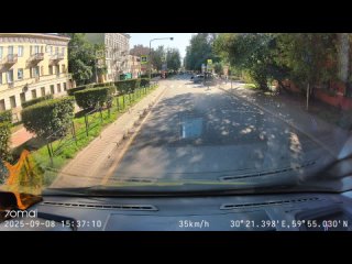 Двое не поделили перекресток улицы Черняховского и Павлоградского переулка. (видео)