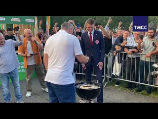 Выяснилось, что Овечкин не только выдающийся хоккеист, но и отличный повар.  Спортсмен установил новый мировой рекорд,... (видео)