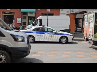 У офиса «Baza» дежурит полиция — сами сотрудники издания ждут решения следователь о дальнейших действиях    Так... (видео)