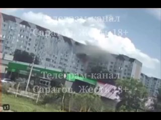 "Не у нас"  ❗️Взрыв произошел в подъезде 10-этажного жилого дома в Саратове.  В результате ЧП произошло обрушение с... (видео)