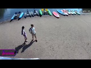 На одном из озер Петербурга пьяный неадекват напал с граблями на прокат сапов    Жара в Петербурге начала плавить не... (видео)