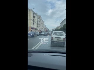 Пять машин столкнулись в центре Екатеринбурга.  Из-за ДТП на Малышева образовалась пробка.  Если вы стали свидетелем... (видео)