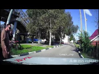 🏍 Юные гонщики на питбайках в Афонино устроили ДТП.  К счастью, никто не пострадал. (видео)