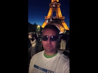 Витас из Англии на фоне Египетских пирамид передает привет школьной учительнице по географии, которая в него не верила,... (видео)
