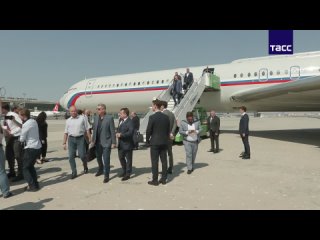 Российская делегация прибыла в Стамбул для участия в третьем раунде переговоров с Украиной, передает корреспондент... (видео)