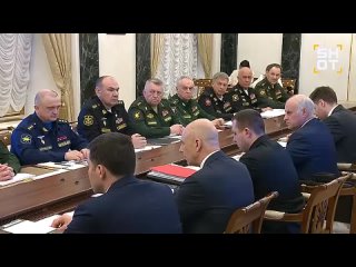 Путин потребовал заранее готовить базы и аэродромы под новые системы вооружений, чтобы их не ставили "в чистом поле" ... (видео)