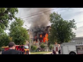 🔥 В Харькове полыхает здание ТЦК    В Новобаварском районе Харькова горит здание районного ТЦК. Уточняется, что... (видео)