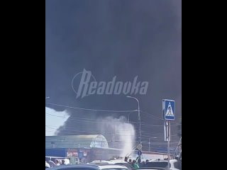 Горит 1,2 тыс кв м «Национального» рынка в Волгограде — над городом поднимается огромный столб дыма    В... (видео)