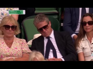 Хью Грант уснул в королевской ложе на Уимблдоне, пока комментатор рассказывал, как "все напряжены"  0 осуждения 100... (видео)