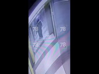 "Остаться без Вселенной или умереть вместе с ней?" Парень с Сахалина приехал к любимой девочке в Петербург и изрезал ее... (видео)