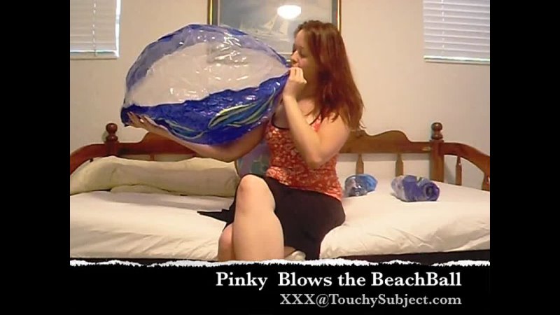 Pinky blows the beach