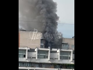 В Чертаново полыхает высотная панелька — по сообщениям местных, огонь быстро распространяется    В Северном Чертаново... (видео)