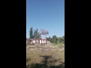 🔥 Момент прилёта Герани по цели в Изюме    Кадры сегодняшних прилётов «Гераней» по Изюму в Харьковской области    Судя... (видео)