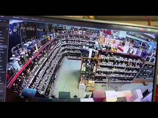 "Не у нас"  😨 Сильнейшее с 1952 года землетрясение произошло на Камчатке.   О случившемся:   ▪️Эпицентр находился в... (видео)