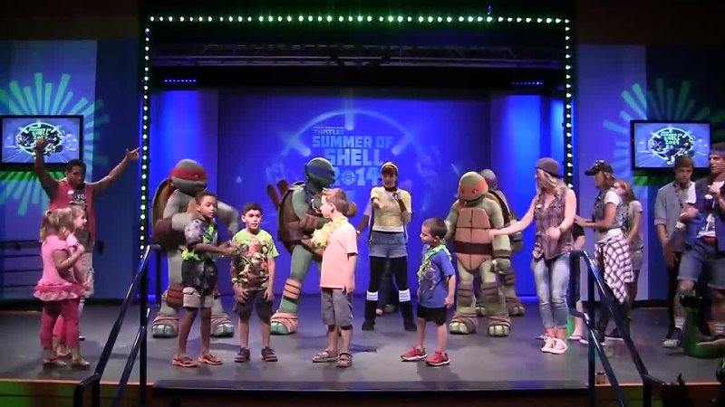 Teenage Mutant Ninja Turtles dance show with April O'Neil at Nick Hotel