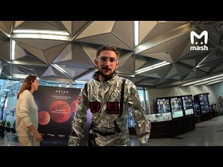 Наш бесстрашный Шпак — космос! Причём буквально — корреспондент Mash теперь официально космонавт. Нарядился как... (видео)