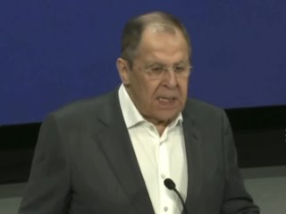 🇷🇺 Россия сейчас впервые в истории воюет одна против всего Запада — Лавров    Наша страна впервые за всю историю... (видео)