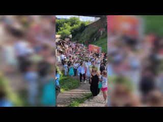 В Сысерти отпраздновали день Ивана Купалы.  Вокруг завода гости посетили огромное количество активностей. На фестивале... (видео)