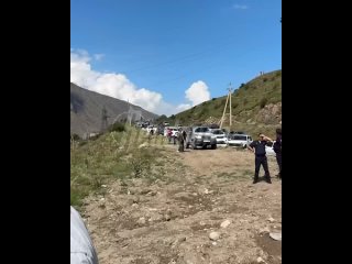 В Кабардино-Балкарии продолжается сход сели — на месте образовалась огромная пробка    В Тырныаузе в Кабардино-Балкарии... (видео)