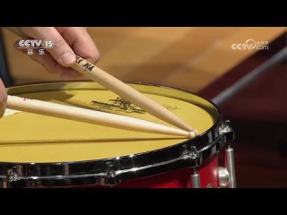 «Болеро» Композитор: Равель. Дирижёр: Юй Лун. Исполнитель: Китайский филармонический оркестр.