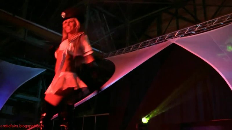 Стриптиз шоу 18+ - Пак 6, видео 1 ( Alessia Donati & Asia Morante - Bergamo Sex 2009 )