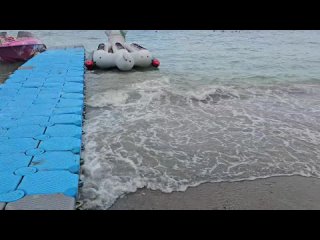 Погода на море сегодня.  Облачно, возможны дожди, температура воздуха днем до 26 градусов в тени, температура воды 27,1... (видео)