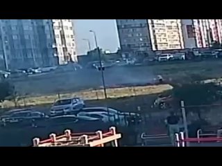 В Ростове задержали школьника, который устроил пожар во дворе на Суворовском.    Пожар вовремя заметили. Спецслужбы... (видео)