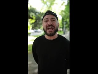 Не всем нравится, когда ты ходишь голой по городу и заходишь в магазины...  📹дядя Алик (видео)