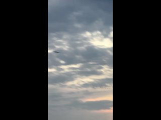 📡 В Донецке работает ПВО  Налет БПЛА украинских террористов на Донецк. Расчеты ПВО отражают атаку.  ️ Будьте... (видео)