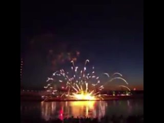 На ярмарке в немецком Дюссельдорфе фейерверк попал в зрителей и взорвался в толпе. Пострадали 19 человек, четверо —... (видео)