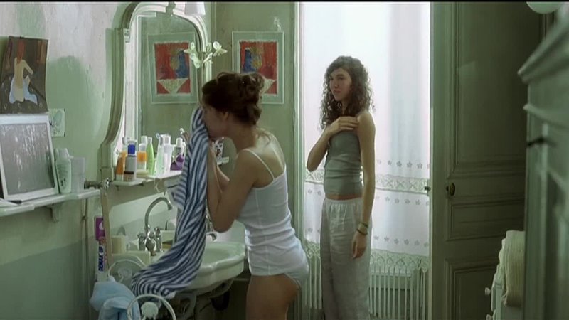 Летиция Каста ( Laetitia Casta nude scenes in Le Grand Appartement