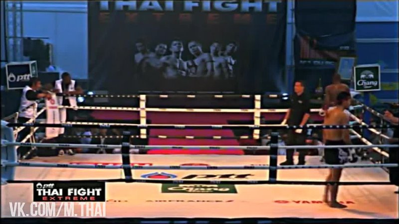 THAI FIGHT EXTREME 2011 ( FR ) Petchasawin VS Sofiane Derdege ( May 14 2011