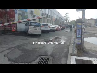 ПРО АВТОВОКЗАЛ И РЯДОМ  "Про проход к автовокзалу, который превратили в парковку.   Вечером и утром машины ездят по... (видео)