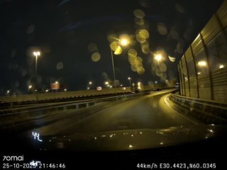 В левой полосе хeрова гора места для опережения, но надо в слепую нырять через две полосы в крайнюю правую🤦♂️ Да и... - Alex Wyler