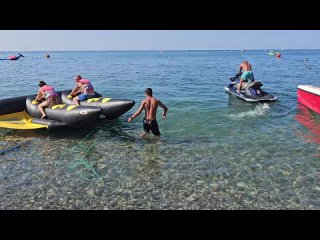 Погода на море сегодня.  Ясно, температура воздуха днем до 27 градусов в тени, температура воды 26,6 градуса.  Море... (видео)