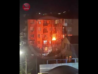В Сочи один человек погиб и трое пострадали при взрыве бытового газа в многоэтажке  В Центральном районе Сочи произошёл... (видео)