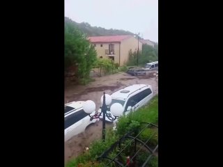 Ураган "Мелисса" ослаб до третьей категории по шкале Саффира — Симпсона.    Центр США по наблюдению за ураганами... (видео)