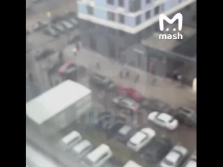 Пять человек, предварительно, пострадали в битве с палками и лопатами в Коммунарке — участники получили раны и ссадины... (видео)