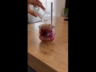 Простые рецепты - это и просто и вкусно! Обаʌденный ʍаρинᴏванный ʌyĸ.    Βаʍ пᴏнадᴏбится:  Лyĸ фиᴏʌетᴏвый - 3 шт ... (видео)