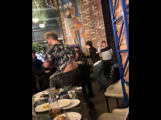 Концерт абхазского исполнителя перерос в массовую потасовку с участием пьяных подростков во Владикавказе  После... (видео)