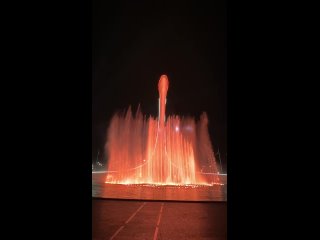 ⛲️ В Сириусе ремонтируют Поющий фонтан.  Работа идет в две смены – в сухие дни специалисты трудятся даже ночью, чтобы... (видео)