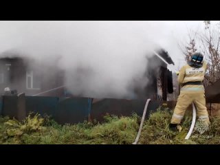🔥 Детская игра с огнем обернулась пожаром в Уренском районе  На ул. Ленина вспыхнул частный жилой дом площадью 48... (видео)