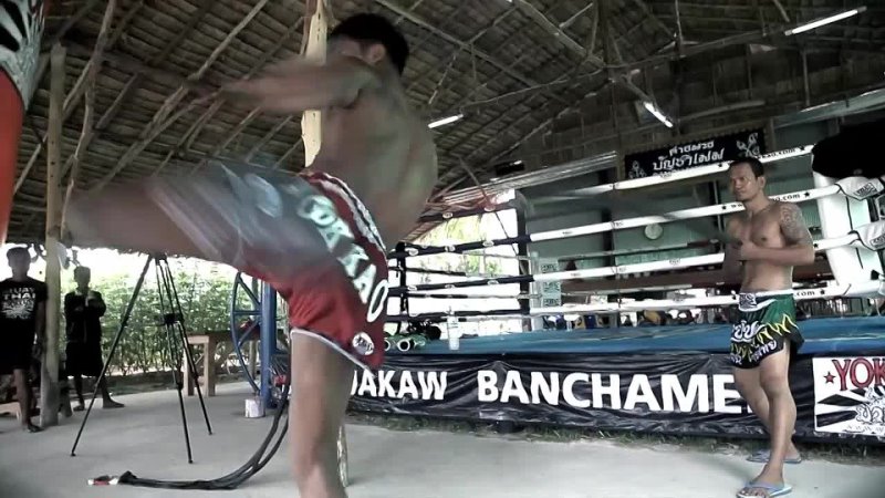 Buakaw Banchamek sponsored by Yokkao BANG BANG Training Banchamek
