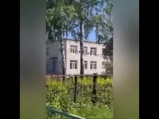 В Казани родители спокойно отводили своих детей в детский сад, не подозревая о возможной опасности  Когда они входили... (видео)