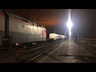 В Новосибирск привезли 2 новых поезда метро «Ермак»  Ещё 2 состава из 5 закупленных поступят в декабре. Один из них... (видео)