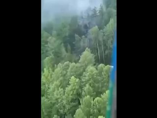 ❗️Пассажирский самолет разбился в горах Амурской области.  Обломки Ан-24 были обнаружены на склоне в 16 км от Тынды. На... (видео)